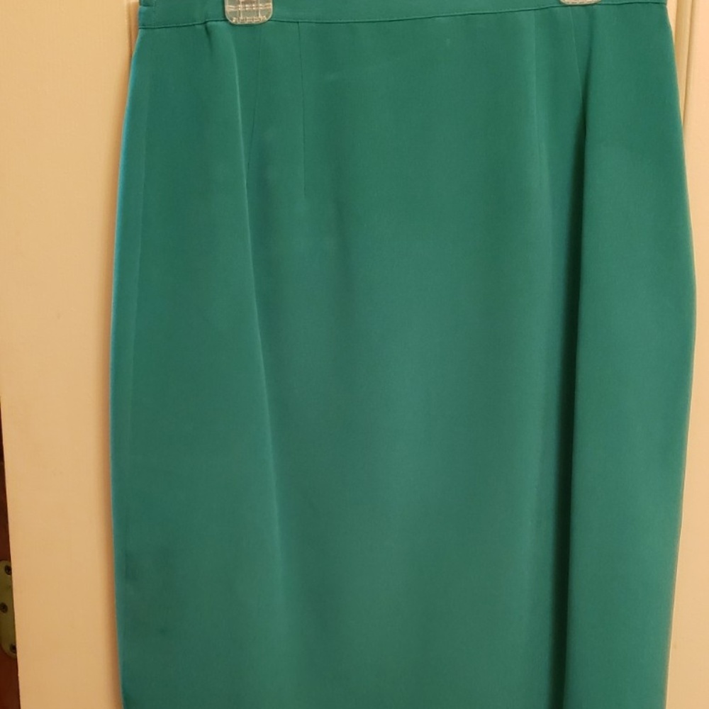 Travis Ayers green lined skirt size 4